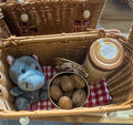 Vianden Gift Basket – Walnuts, Hunnig Honey & Small Plush Toy